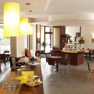 Euro Hotel Edolo Exteriör bild