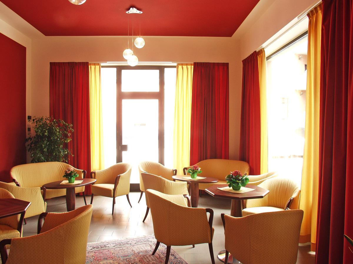 Euro Hotel Edolo Exteriör bild